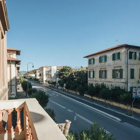 Bonanno Street Tower Free Parking Pisa